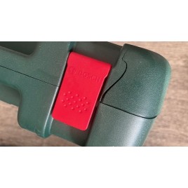 WYPRZEDAŻ BOSCH PST 900 PEL Wyrzynarka 06033A0220 USZKODZONA WALIZKA